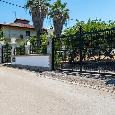 House Theodora Holidays Greece Дом отдыха